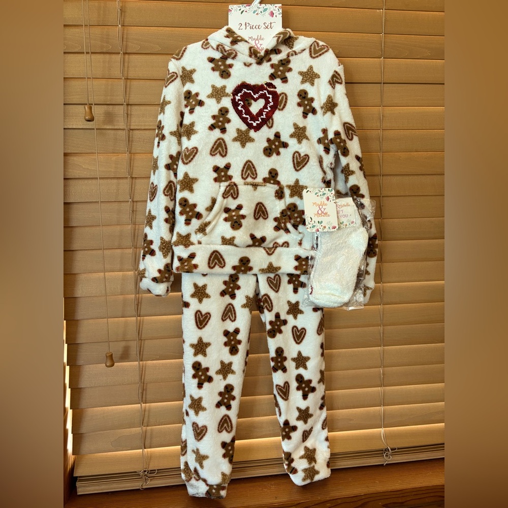 Maddie & Michelle NWT Pajama Set and Gingerbread Print/socks /red sequins heart.
